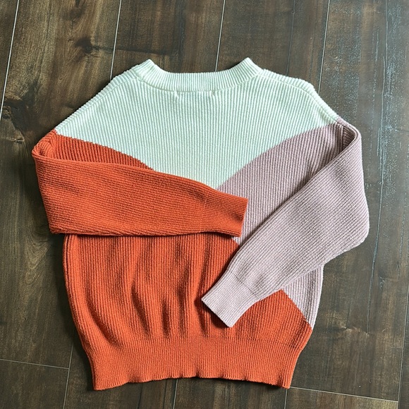 NWOT Karmiti Diagonal Colorblock Sweater - Picture 3 of 6